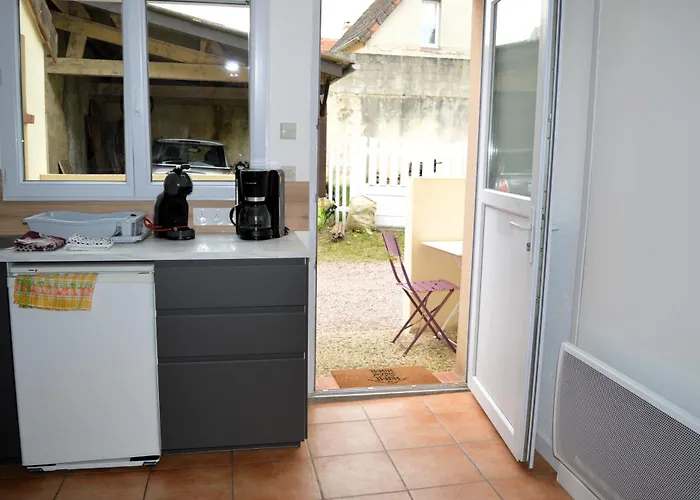 Chez Fabienne, Maison Avec Petite Terrasse Privee *