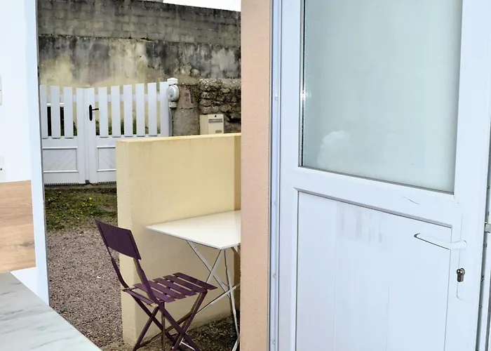 Chez Fabienne, Maison Avec Petite Terrasse Privee *