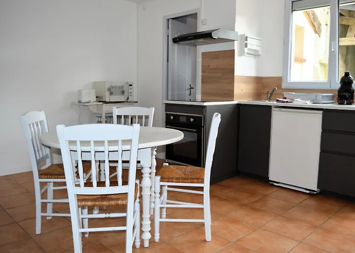 Chez Fabienne, Maison Avec Petite Terrasse Privee Luc-sur-Mer