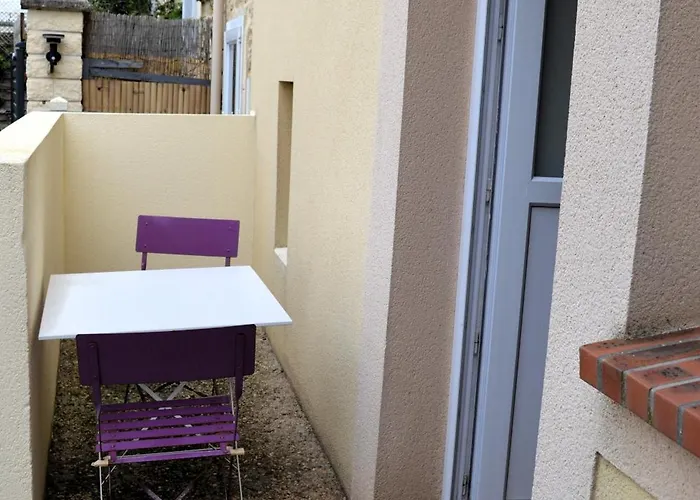 Chez Fabienne, Maison Avec Petite Terrasse Privee