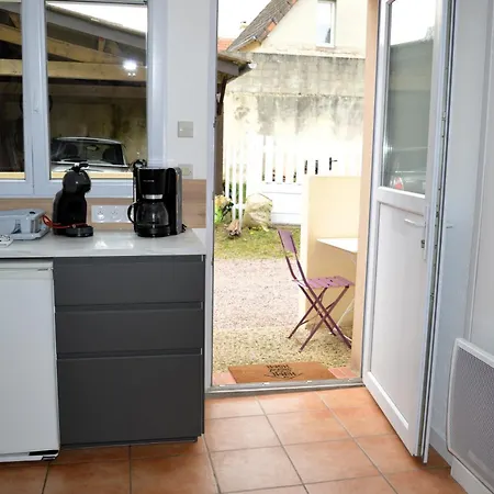 Chez Fabienne, Maison Avec Petite Terrasse Privee *