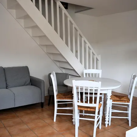 Feriehus Chez Fabienne, Maison Avec Petite Terrasse Privee *