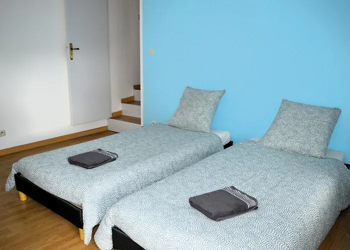 Chez Fabienne, Maison Avec Petite Terrasse Privee Casa de Férias