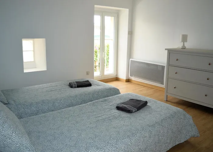 Chez Fabienne, Maison Avec Petite Terrasse Privee Casa de Férias *